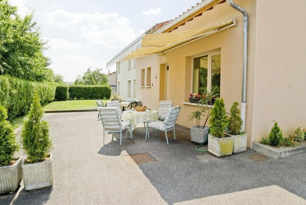 Logis Le Relais De Vacherauville Exterior foto